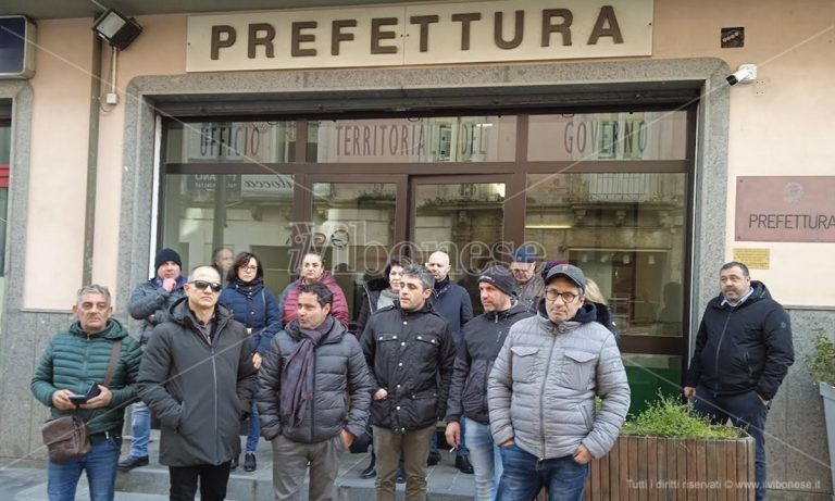 La protesta dei precari di Vibo: «La nostra dignità calpestata» – Video