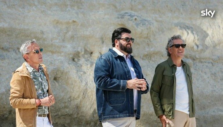 Masterchef sbarca a Tropea: gli aspiranti cuochi alle prese con la cipolla rossa