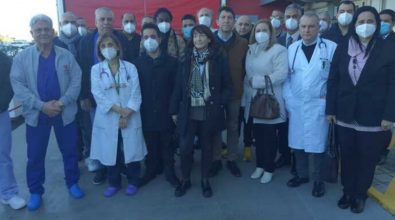 Sanità in Calabria, primo giorno in corsia per i medici cubani: «Daremo il massimo»
