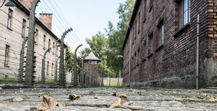 Zambrone, Comune e scuola insieme per celebrare il Giorno della Memoria