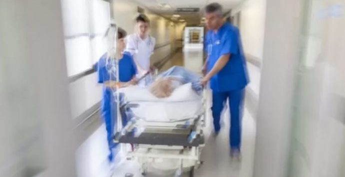 Medici cercasi, a Vibo ne servono 10 per il Dipartimento di emergenza urgenza: nuovo avviso dell’Asp