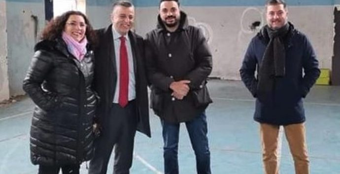 Serra, il presidente della Provincia visita i plessi scolastici