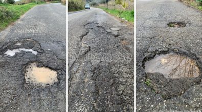 Strade colabrodo, sulla Sp 28 tra Comerconi e Preitoni buche come voragini: «Una vergogna»