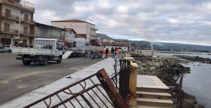 Vibo Marina, verso il ripristino di balaustre e pavimentazione in piazza Capannina