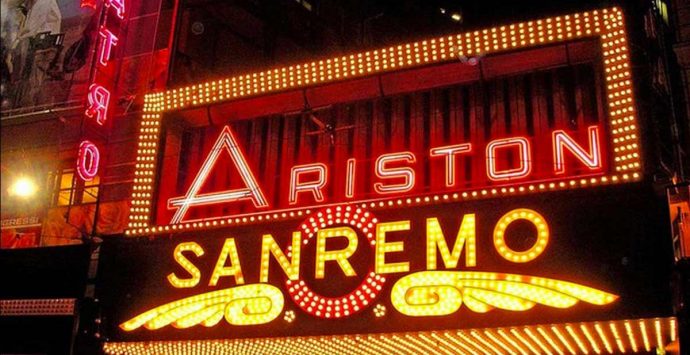 Sanremo, paura all’Ariston: pacco bomba a pochi metri dal Teatro