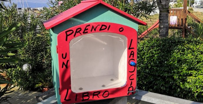 Casette di Book crossing a Vibo Marina e Bivona per promuovere la lettura