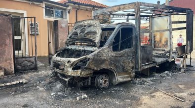 Escalation criminale a Mileto: in fiamme camion ditta impegnata in lavori pubblici