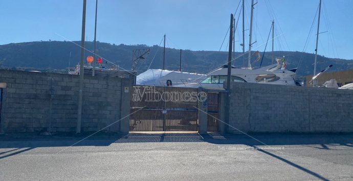 Vibo Marina, Guardia costiera sequestra area di un cantiere navale