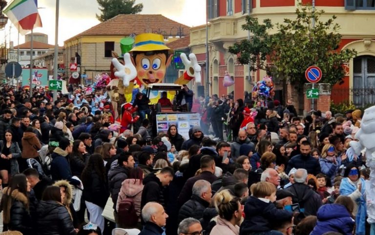 Bagno di folla e grande successo per il carnevale di Mileto dopo due anni di stop – Foto