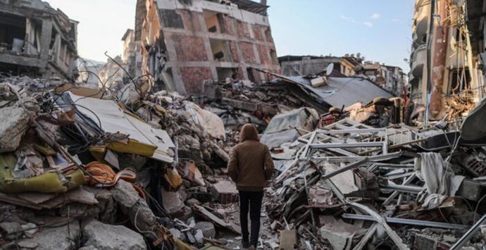 Terremoto in Turchia e Siria: il Comune di Vibo avvia una raccolta di beni e medicinali