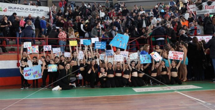 La Dance Academy F&M di Pizzo fa incetta di medaglie al campionato regionale Csen – Foto