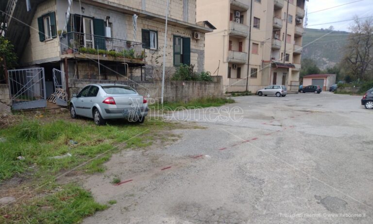 Piscopio, la denuncia di Comito: «Il Comune sta realizzando un’area giochi davanti a un cancello»