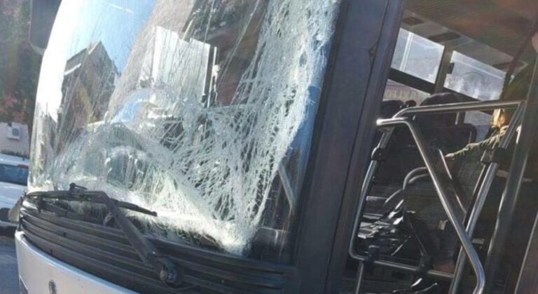 Incidente fra due bus a Vibo, feriti alcuni ragazzi