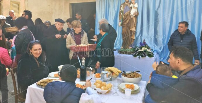 Fede e tradizioni, a Brivadi la Cena di San Giuseppe dopo tre anni di stop
