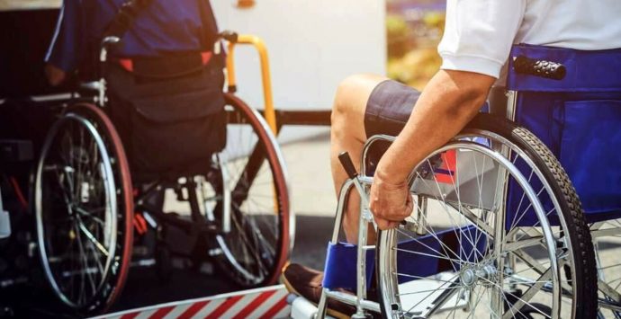 Trasporto disabili, l’Ambito Territoriale di Vibo cerca soggetti per erogare il servizio