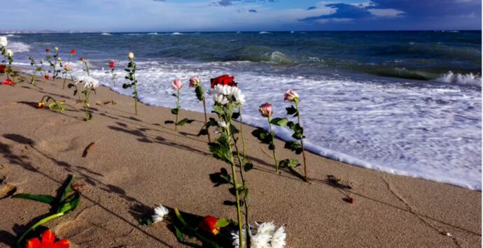 Naufragio Cutro, recuperato un altro cadavere: è la 93esima vittima