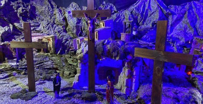 Verso la Pasqua, a Pernocari realizzato un presepe su passione e morte di Cristo