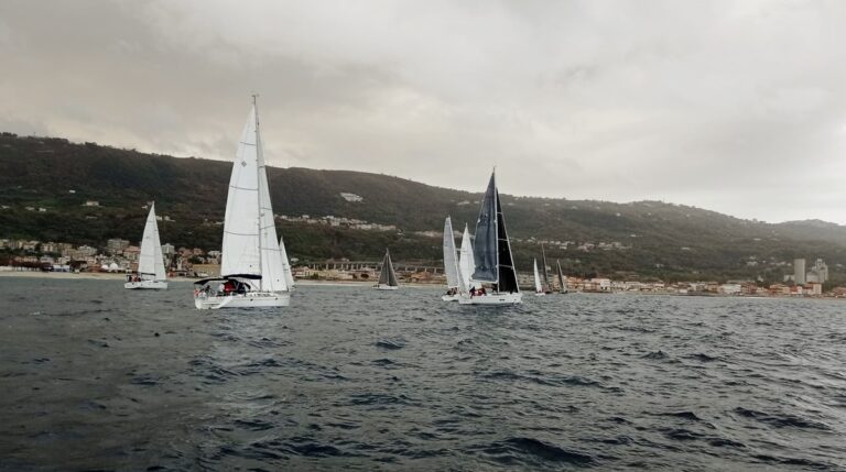 Campionato vela d’altura, riprendono le tappe vibonesi con un omaggio allo scomparso Pino Iero