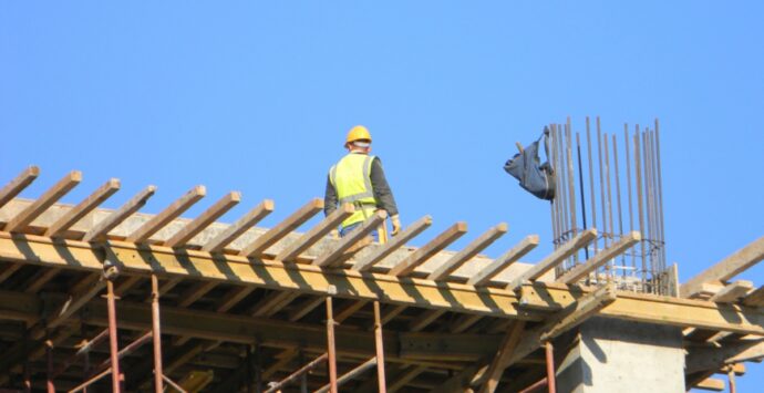 Aumento stipendi per i lavoratori edili, la soddisfazione di Filca Cisl