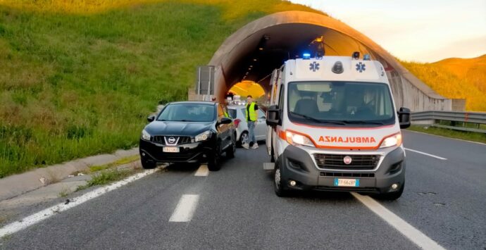 Incidente sull’A2 nei pressi di Mileto, motociclista trasportato in elisoccorso
