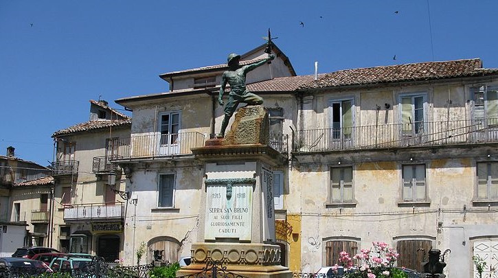 Serra, lavori di restauro per il Monumento ai Caduti