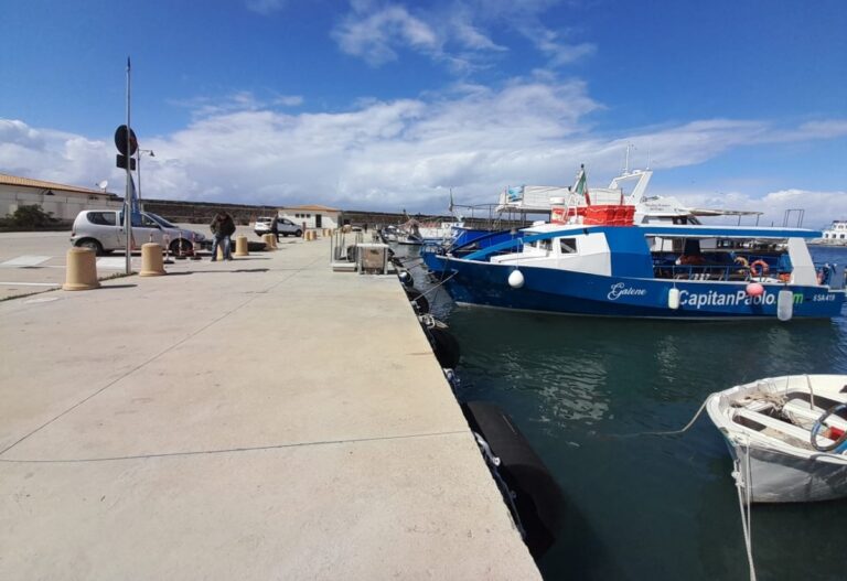 Porto di Tropea senz’acqua e corrente da un mese, pescatori e scafisti sul piede di guerra