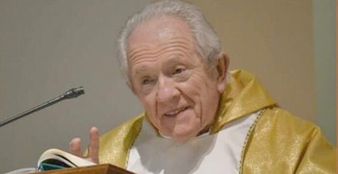Vibo, si è spento a 90 anni il sacerdote salesiano don Carlo Borgetti