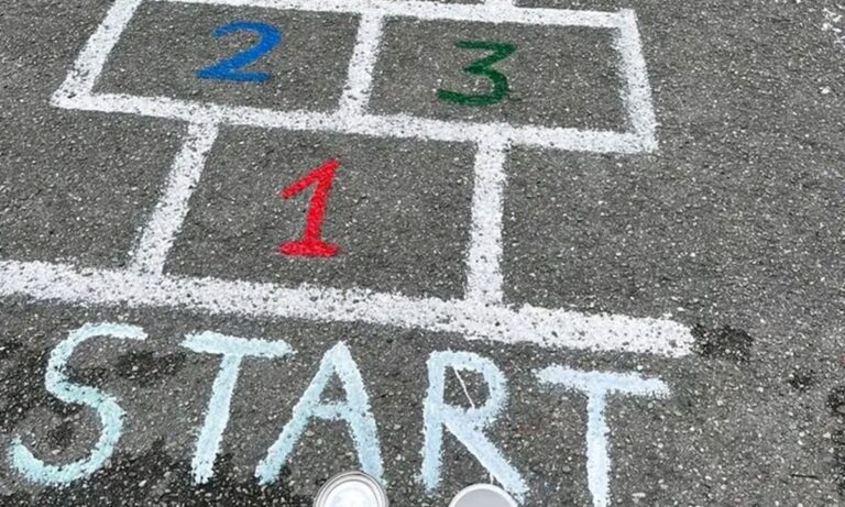 Vibo, nel cortile della scuola Buccarelli realizzato un parco giochi diffuso