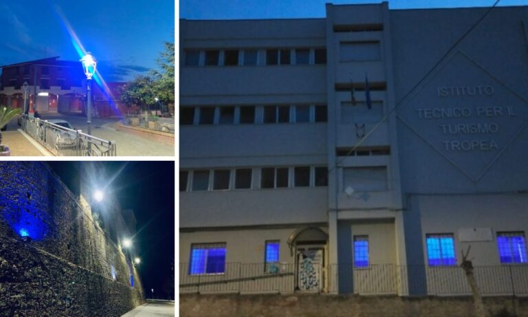 Autismo, per la Giornata mondiale anche gli edifici nel Vibonese si tingono di blu