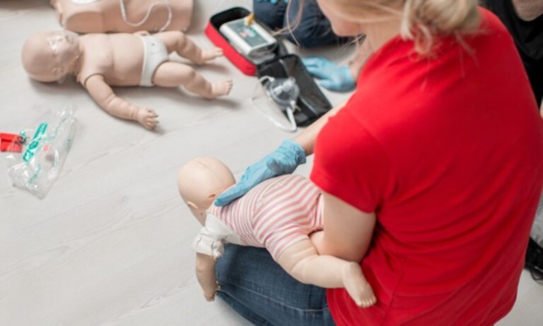 Limbadi, a lezione di disostruzione pediatrica con il primario Braghò