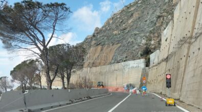 Strada del mare fra Joppolo e Coccorino, ancora un mese con senso unico alternato