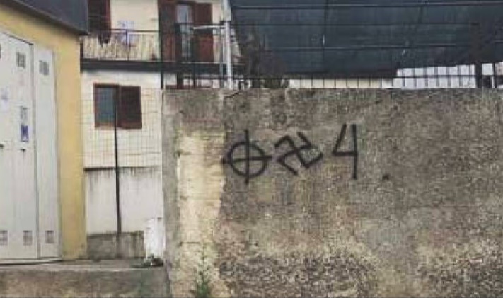 Svastiche imbrattano i muri di Vibo, ferma condanna da Rifondazione comunista