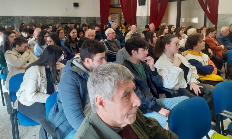 Vibo, gli studenti e l’autonomia differenziata: «Sogniamo un Sud che sia uguale al Nord»