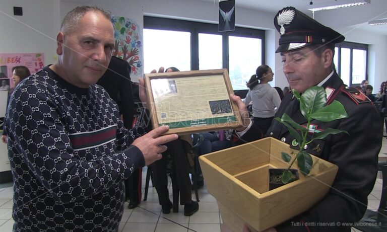 Vibo, la scuola Murmura celebra la giornata della legalità nel ricordo di Filippo Ceravolo – Video