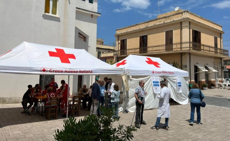 Tropea, il Rotary club scende in piazza con un gemellaggio per la salute