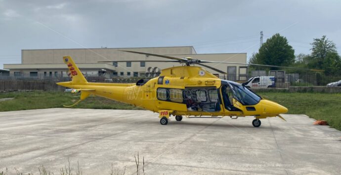 Incidente in fabbrica, operaio trasferito in elisoccorso da Serra a Catanzaro