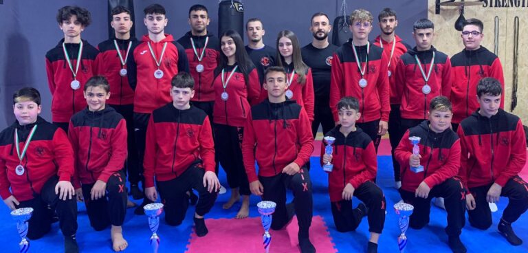 Kickboxing, 19 atleti vibonesi fanno incetta di medaglie in una competizione interregionale