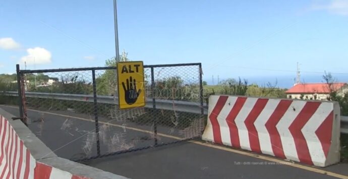 Nuovo ospedale di Vibo, lavori bloccati a causa di… un tombino -Video