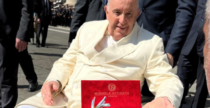 La scultura “La Tropea d’Argento” a Papa Francesco