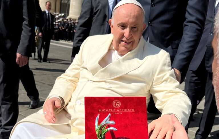 La scultura “La Tropea d’Argento” a Papa Francesco