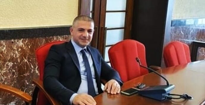 Giuseppe Russo torna in Consiglio e aderisce al gruppo Cuore Vibonese: «Scusate il ritardo, colpa di chi era attaccato alla poltrona»
