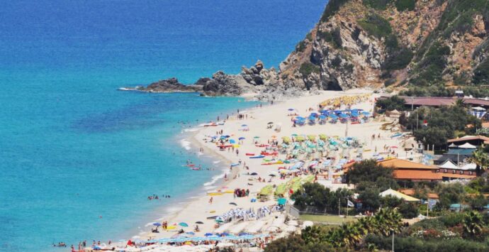 Estate a Zambrone, pronto a ripartire il servizio navetta destinazione mare: gli orari