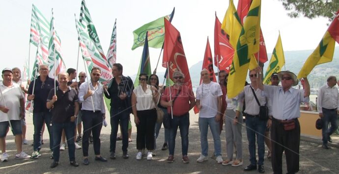 Vibo Marina, pescatori e sindacati in piazza contro le nuove regole Ue – Video