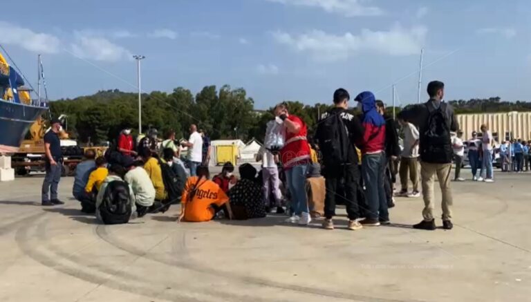 Porto di Roccella Jonica, migrante muore a seguito di un malore