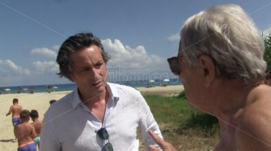Vibo, l’assessore Bruni affronta la rabbia dei bagnanti: «Serve più attenzione per le spiagge» – Video