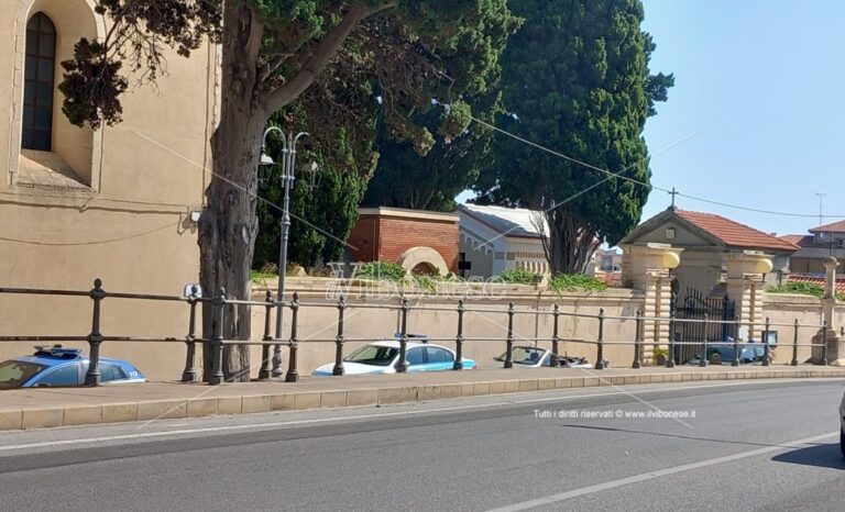 Cimitero di Tropea: blitz della Polizia e della Guardia di finanza