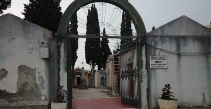 Mileto, stretta del sindaco nei confronti dei titolari dei lotti cimiteriali