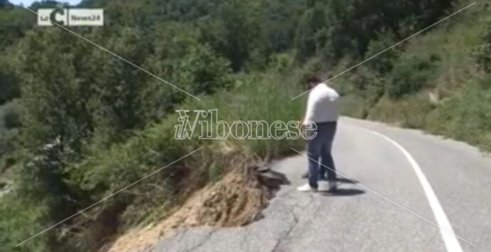 Polia, strada chiusa e paese isolato, il sindaco: «Cosa succede in caso di emergenza?» – Video