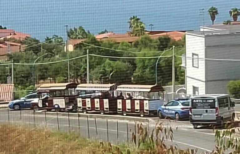 Capo Vaticano: sequestrato un trenino che porta i turisti a Grotticelle