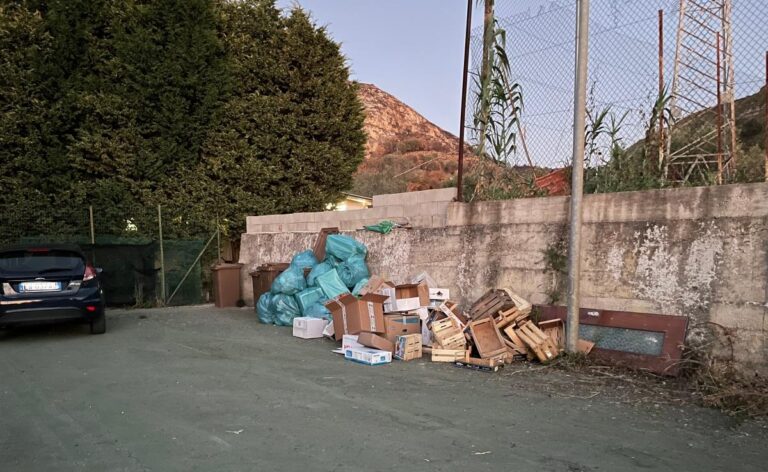 Abbandono di rifiuti e incuria a Gasponi: il lato del paese che nessuno vorrebbe mai vedere